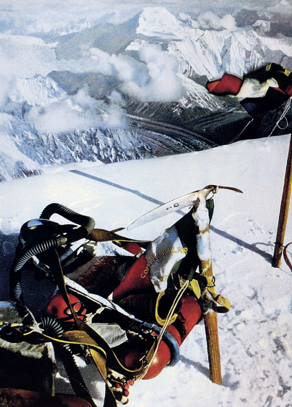 loscarponecai's tweet photo. ⛰#Montagne360/STORIE DI MONTAGNA
Ha antenati fabbri walser, #ValterGrivel, e una famiglia nella storia dell’alpinismo: i loro ramponi hanno costituito un’innovazione, usati da Bonatti, Boccalatte e Gervasutti.

Leggi la storia della famiglia #Grivel:
➡️ https://t.co/uZs9mWCiaS https://t.co/aPGiq8KfBH