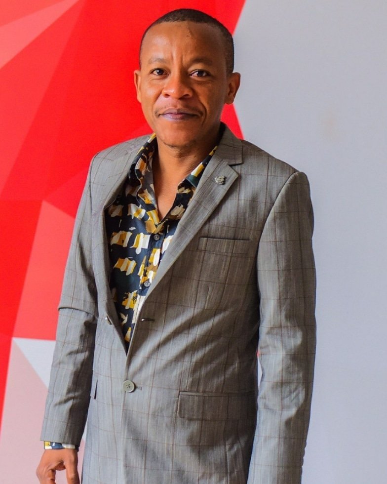 Nipo kazini niache kidogo, Naigiza sauti hahahahahahahah, Ujinga ni kuamini ujinga