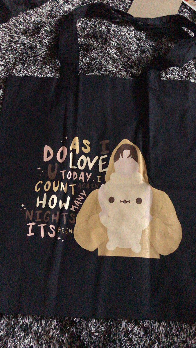 Mon totebag de Wonho est trop beau merci beaucoup 🥺🥺💕#WonhoTotebag @imsugaliciouuus @_koinakaa @NezDestructeur