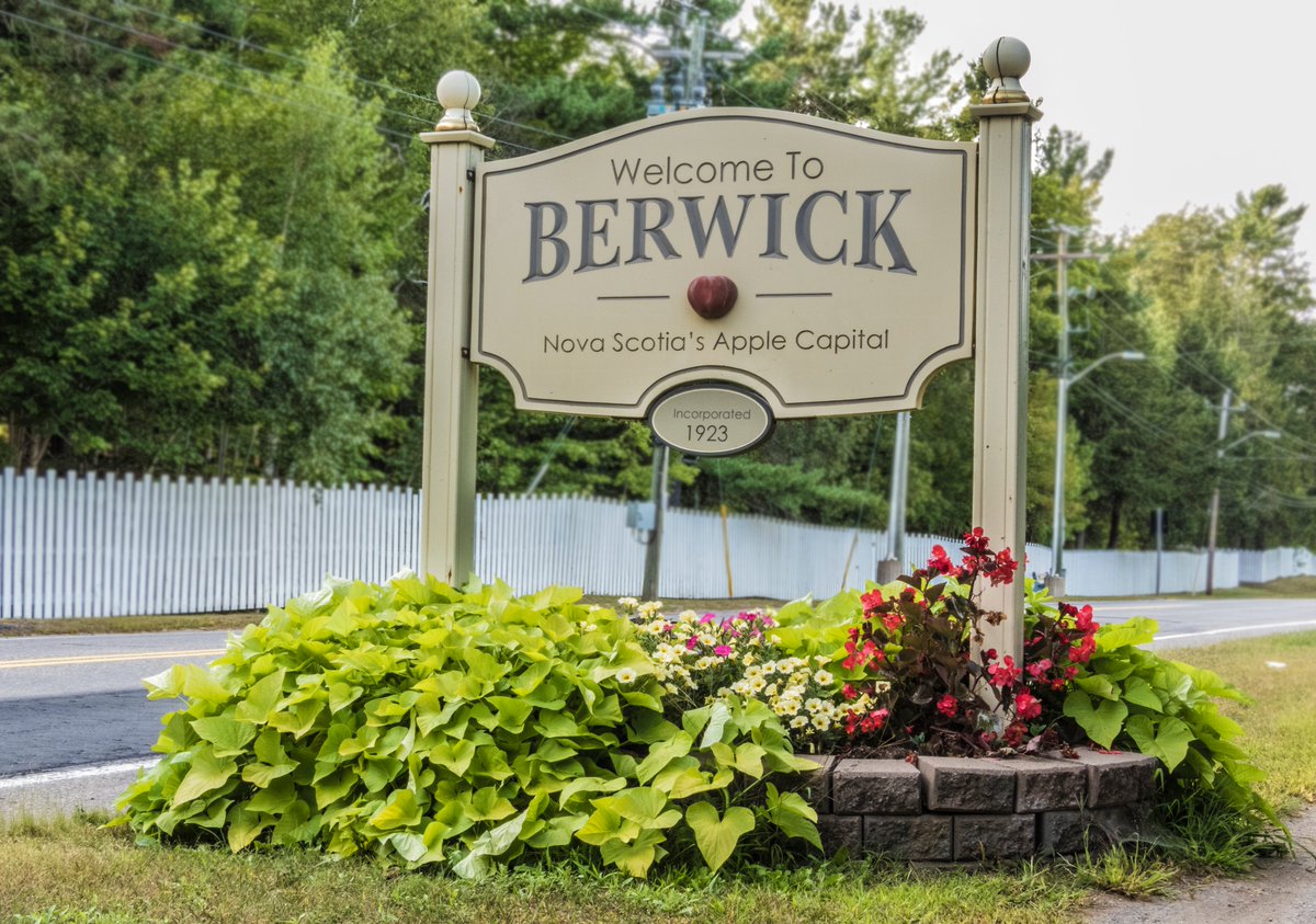 town_berwick's tweet photo. Happy Birthday to Us! π₯³
On this day in 1923, The Town of Berwick was incorporated as a Town! That means today, we are 97 years young!
We would love to hear your favourite Town of Berwick memories!
#BerwicktoTheCore #Berwickis97 https://t.co/u8OxTBSGX0