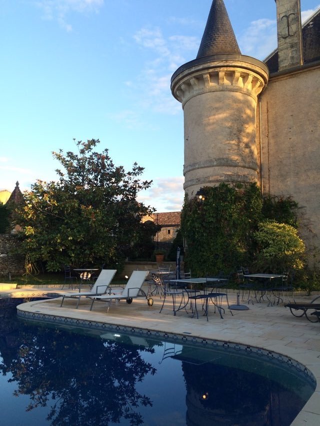 TheLocalBuzz2's tweet photo. The winner will receive one night in a luxury, en-suite double room for two complete with breakfast, dinner and a bottle of wine.  The winner will receive one night in a luxury, en-suite double room for two complete with breakfast, dinner and a bottle of wine.  
#Competition https://t.co/ZtG4G2WXfc