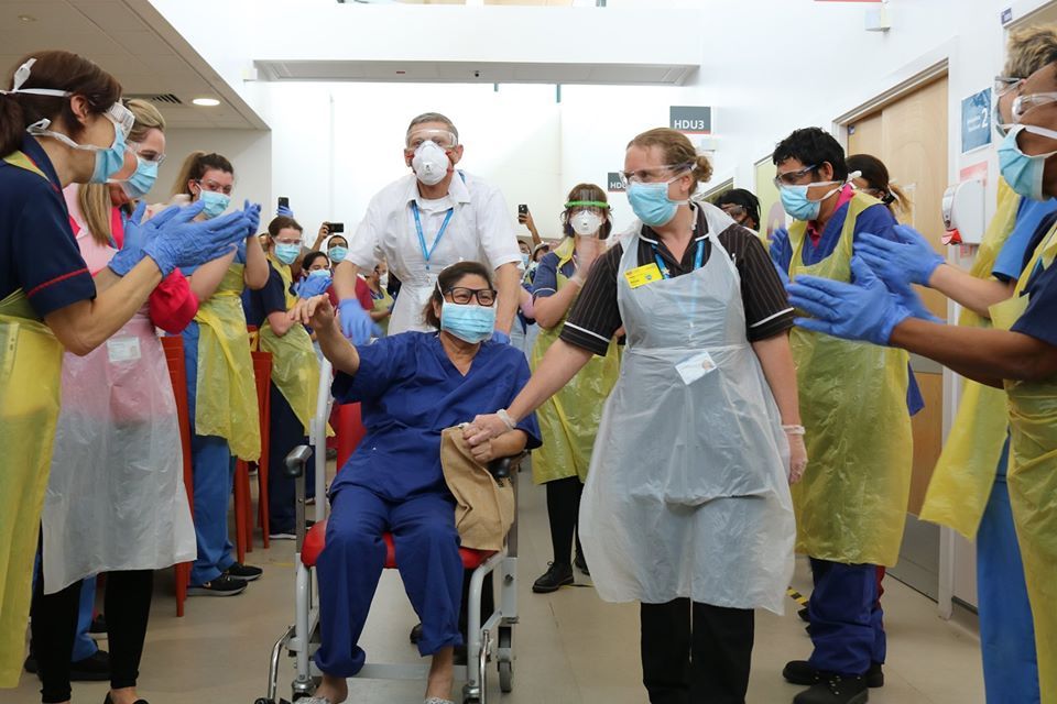 PinoyLinkOrg's tweet photo. LOOK: OFW Nurse Gets an ‘Emotional’ Send-Off after Recovering from COVID-19 https://t.co/jiIlzA3r9N via @WhenInManila #pandemic #coronavirus #covid19 #ofw https://t.co/tDJWEccod1