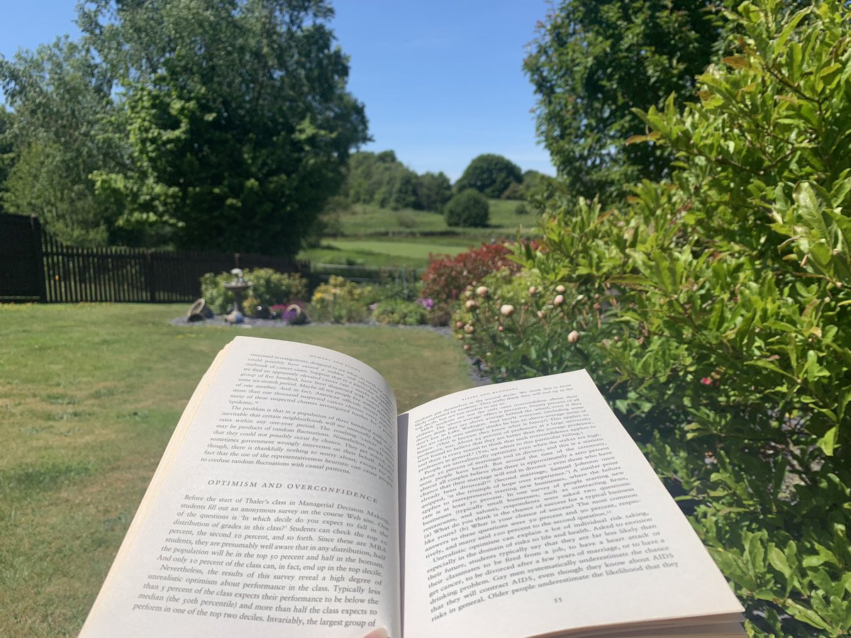 Being the social butterfly that I am, usually on a bank holiday I’d be enjoying the company of friends... but this isn’t so bad either ☀️ 📖