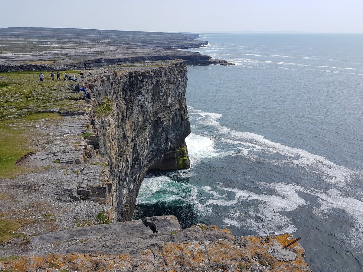 lizlimerick1's tweet photo. From my memories albeit it only 2 years ago, almost feels like another lifetime #holidays #Ireland #AranIslands #Inishmore #CliffsofMoher 🇮🇪🇮🇪🇮🇪🇮🇪 #WhenWeTravelAgain #Cantwait😊💚 https://t.co/nJIiQSArDe