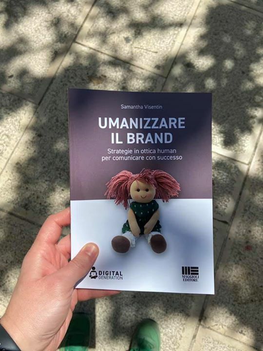 Oggi pausa pranzo al sole ed in ottima compagnia!

Inizio un nuovo libro su un argomento bellissimo e a me molto caro: umanizzare il brand!😍

Grazie Samantha Visentin ❤️