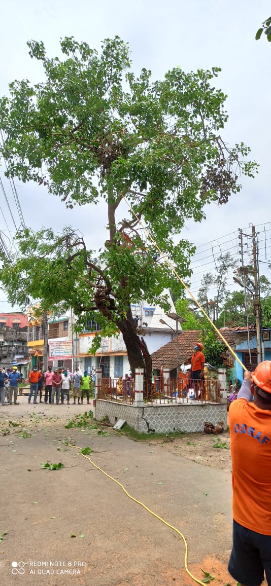 DGPOdisha's tweet image. Some photos of our ODRAF team working in West Bengal.Welldone ODRAF 
#CycloneAmphanUpdate