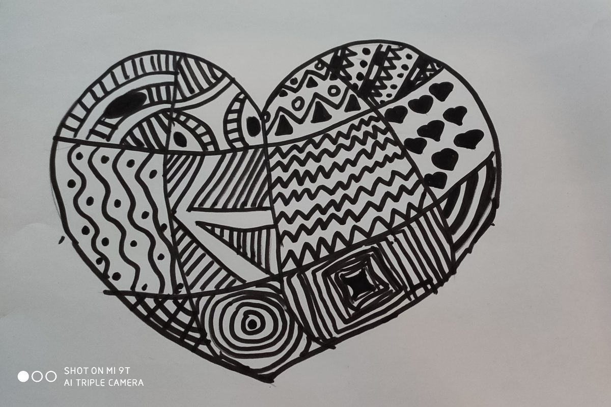 Abacolegio's tweet photo. Los alumnos de 3ºEd.Primaria profundizan en el método #Zetangle en clase de #Art invitándonos a llenar de color sus obras artísticas https://t.co/G8mBwSjuGR #SeguimosAprendiendoAB https://t.co/gXkaNphifa