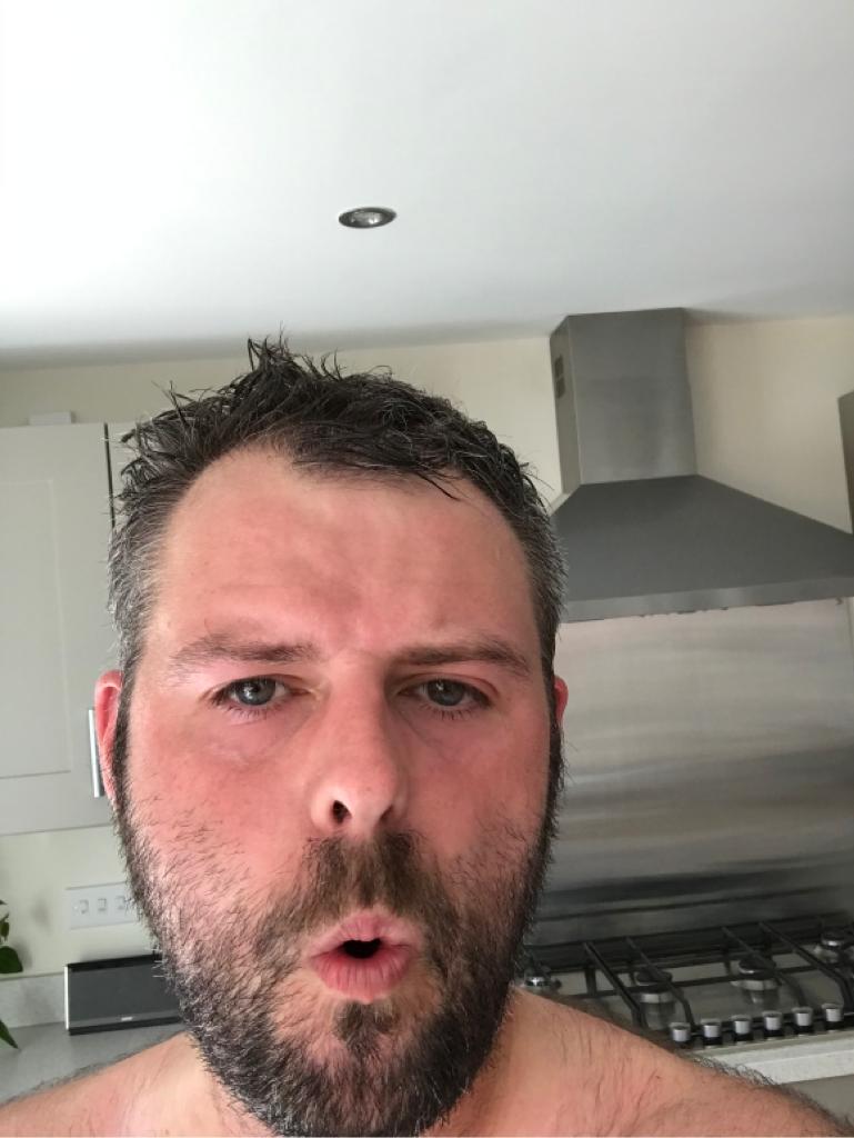 ozzygeezer's tweet photo. Support for @BridgnorthCC on behalf of @OswestryCC for @severnhospice. Please donate if you can spare a pound or two. https://t.co/E5HuqSuI99 #Relay50 #moist https://t.co/cW4TKlY4iK