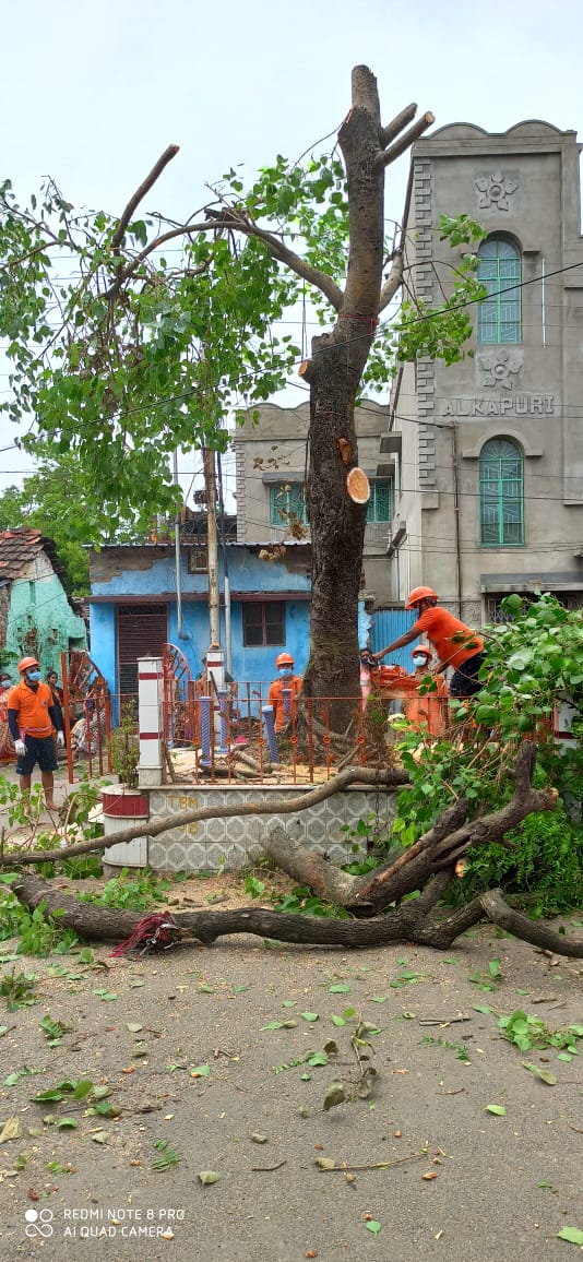 DGPOdisha's tweet image. More photos of ODRAF team working in West Bengal. Well done ODRAF.
#CycloneAmphanUpdate