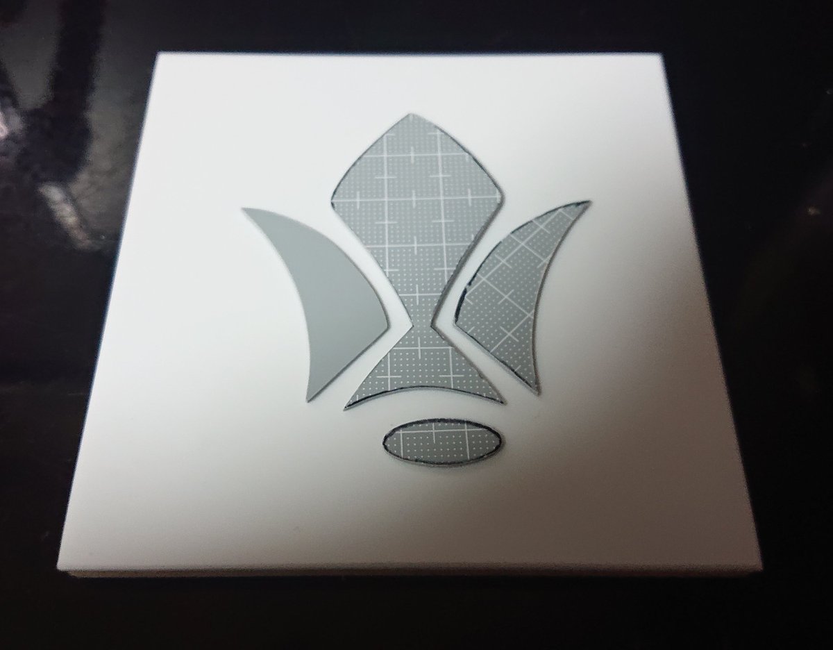 Foosan10's tweet photo. SDガンダム クロスシルエット ガンダムバルバトスルプスレクス。
肉抜き埋め
腕の後ハメ加工
要所々尖らせて、ふぃに
狼をイメージして塗ってみてからの肩に露骨に狼の文字
土台をつくって完成かな https://t.co/hn0Vhn30Lc