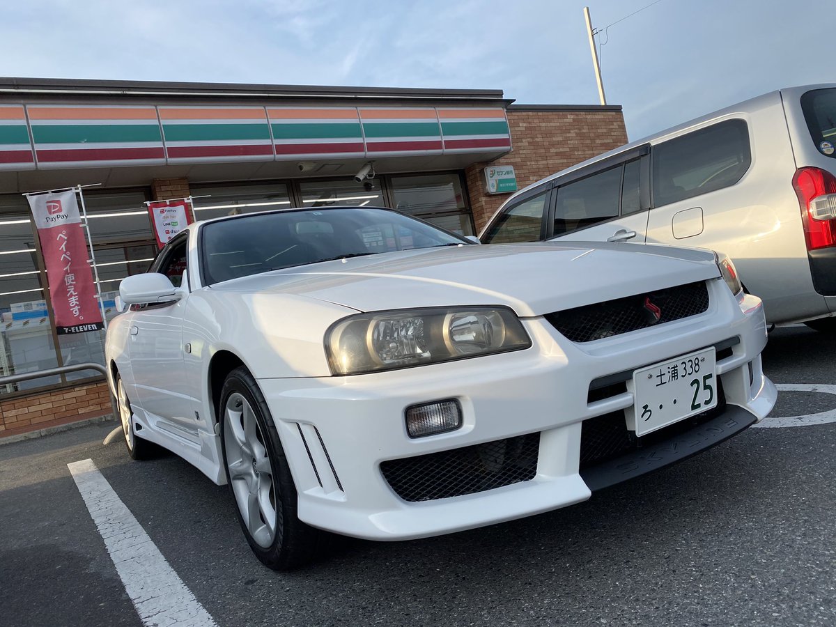 ER34_JDM's tweet photo. 【ご報告】
5月25日
ER34 日産 スカイライン 25GTターボ
納車致しました！！
念願のスカイラインオーナー！

界隈の皆様、よろしくお願い致します！
アルテッツァ界隈の皆様も
今後とも仲良くしてください！

とりあえず、今めっちゃ幸せや！

#納車 
#アルテッツァ
#スカイライン
#祝ってくれる人RT https://t.co/0rkIrZ79jK