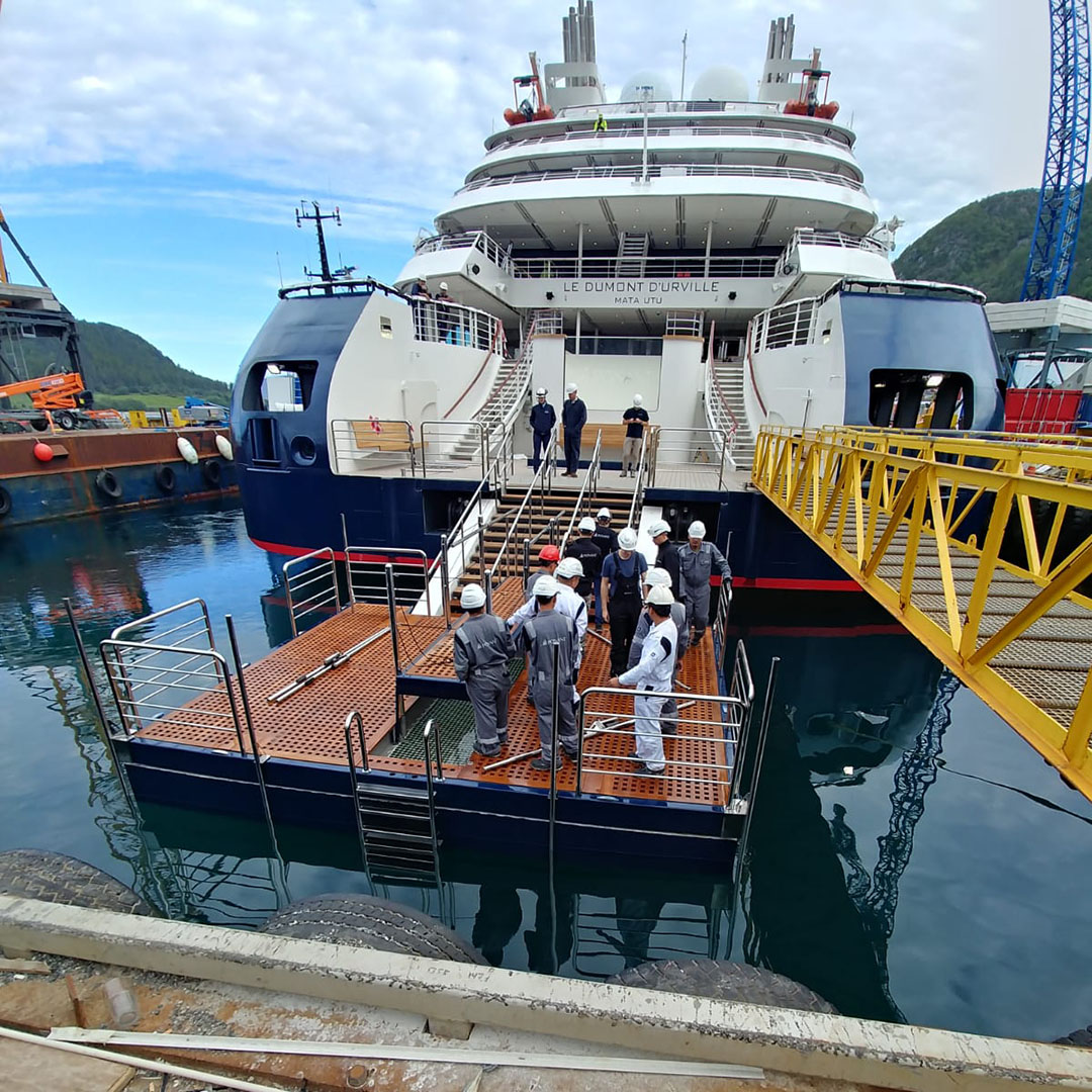 Hydromar1928's tweet photo. Almost ready for commissioning: our XXL Seascape bathing platform on Vard’s buildnumber 890. We developed a total of 6 XXL Seascape platforms for 6 explorers. After successful commissioning this vessel is ready to cruise the seas, waiting for the Covid-measures to be lifted. https://t.co/wbguO12A8v