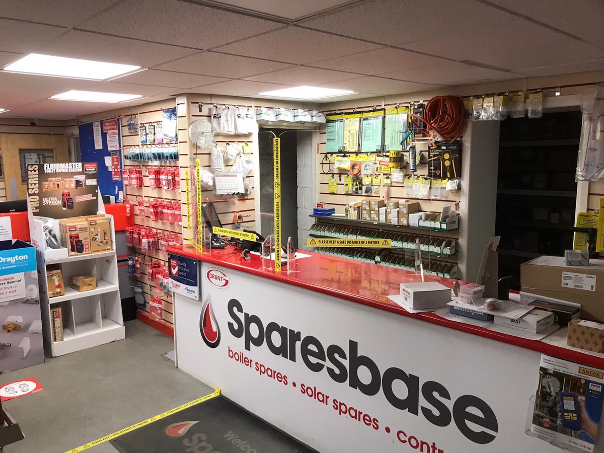 PlumbaseYeovil's tweet photo. CUSTOMER ANNOUNCEMENT 
Starting tomorrow, Tuesday 26th May Yeovil branch will be opening it’s doors again to all customers and revert back to normal opening hours.
Monday to Friday 7.00am -5.00pm
Saturdays 8.00am -12.00pm
Social distancing will apply.
Keep safe
Yeovil Team https://t.co/nCuWN5zq6K