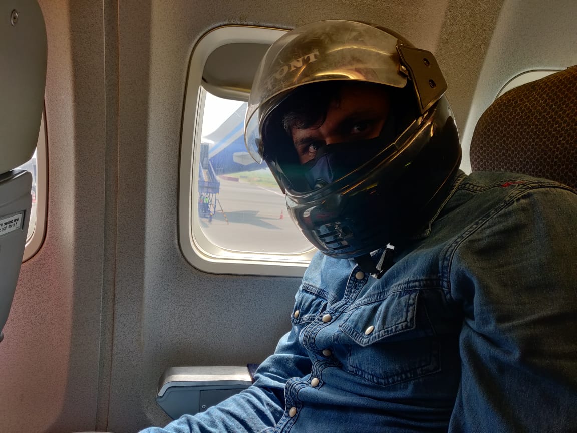 PallaviChan268's tweet photo. When your friend wear helmet inside flight due to corona 😀😀  #extraprecaution #SafetyFirst #DelhitoPatna  #corona #gocoronago @flyspicejet @narendramodi @SrBachchan @KapilSharmaK9 @ArvindKejriwal @HardeepSPuri @DelhiAirport https://t.co/gjhyE1UBE4