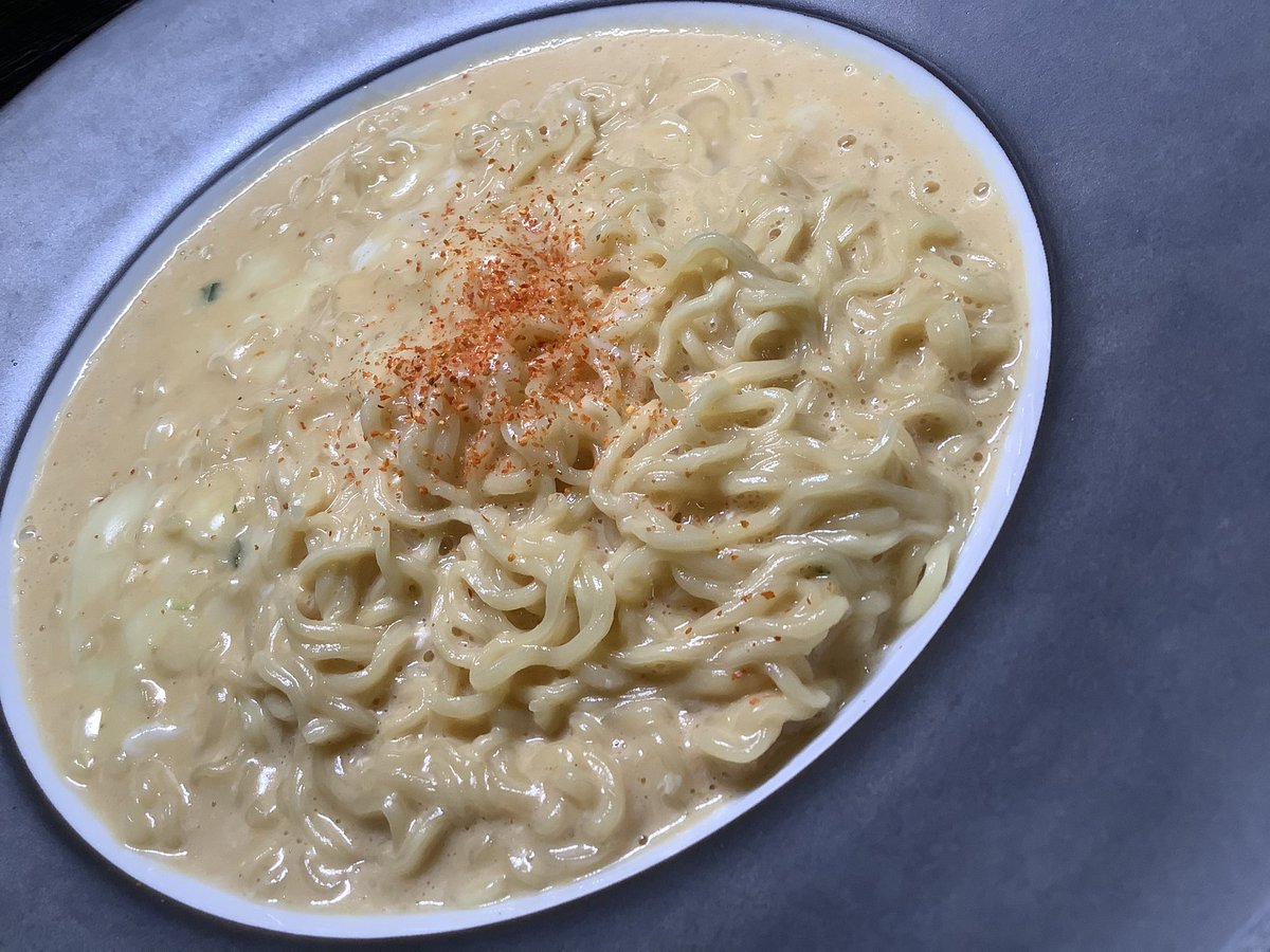 即席ラーメンがパスタに早変わり サッポロ一番味噌ラーメンを味噌カルボナーラにする方法がこちら 話題の画像プラス