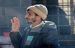 bedri0612's tweet photo. Olsun be aldırma yaradan yardır. Sanma ki zalimin ettiği kârdır. Mazlumun ahı indirir şâhı. Her şeyin bir vakti vardır. (Yunus Emre) https://t.co/FLj931VqTC