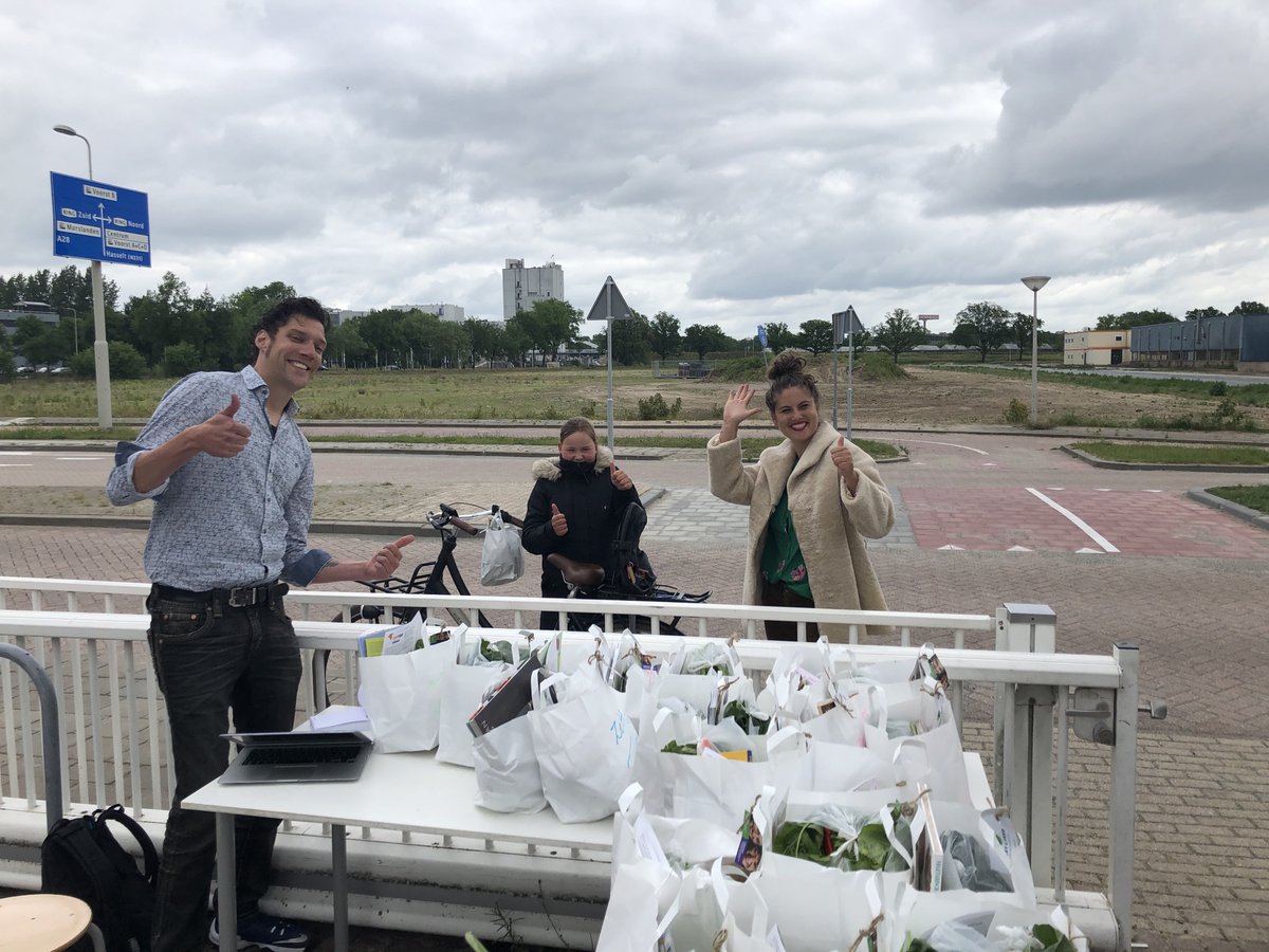 UwStadsboer's tweet photo. Mooi om als @UwStadsboer aan mee te mogen werken! #meetandfeednl #onderwijs #eenervaringrijker #eetlokaal https://t.co/GLsEeB8yvE