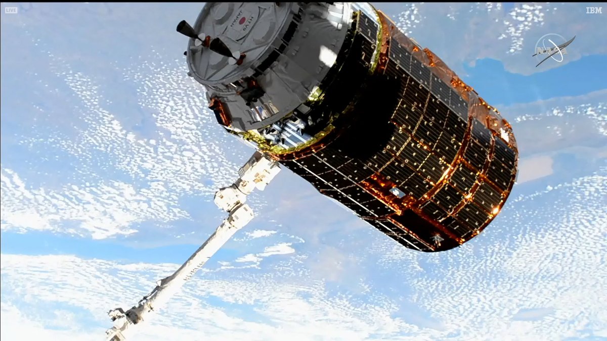 The HTV-9 resupply ship from @JAXA_en was captured by the @CSA_ASC #Canadarm2 at 8:13am ET today. @NASA TV covers station installation starting at 9:30am. go.nasa.gov/3d0wHrz