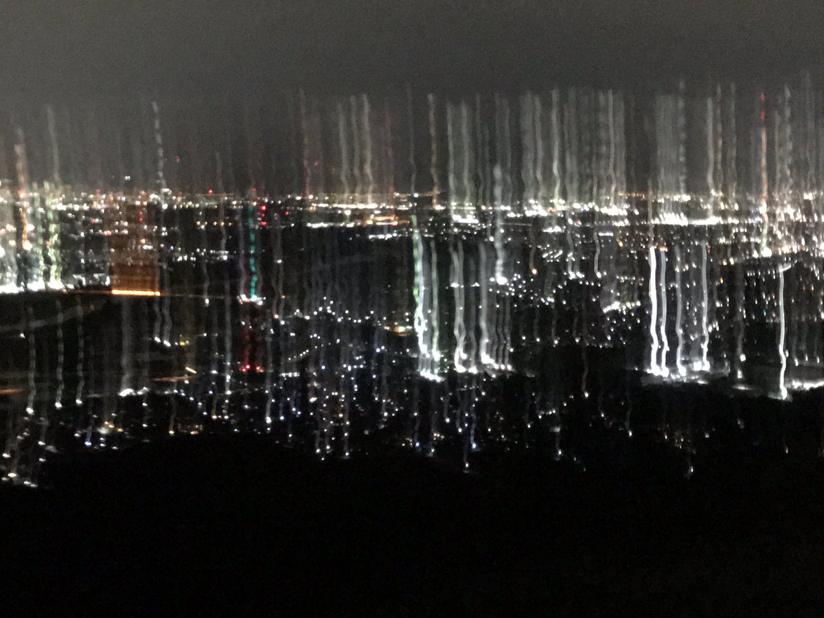666wolf0000's tweet photo. 夜景を見に来て、写真撮ったら
ゲームの世界みたいになった https://t.co/kiQQuigUYv