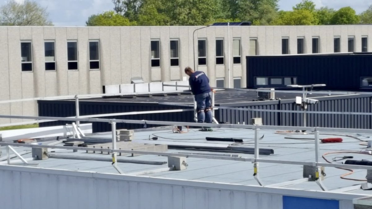 Gramsbergenbv's tweet photo. Het #dak bij Autowascentrum Dijkstra in #franeker kan er weer jaren tegenaan https://t.co/6YtngaNl6Y