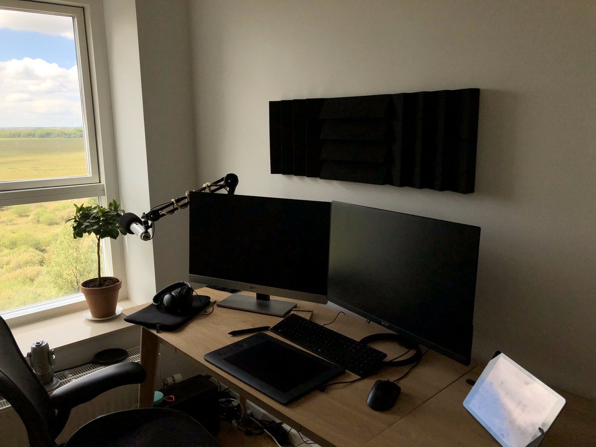 MjTheHunter's tweet image. The new office is starting to come together