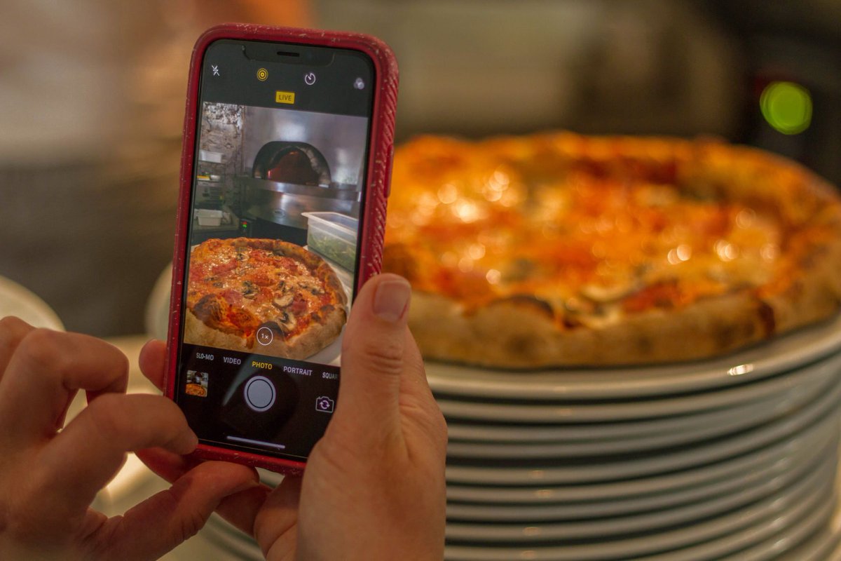 TravInfluence's tweet image. Hands up if you find running your social media hard. You need to take a look at the tools I use to make things easier: buff.ly/2mFrHU0 #blogging #bloggertips