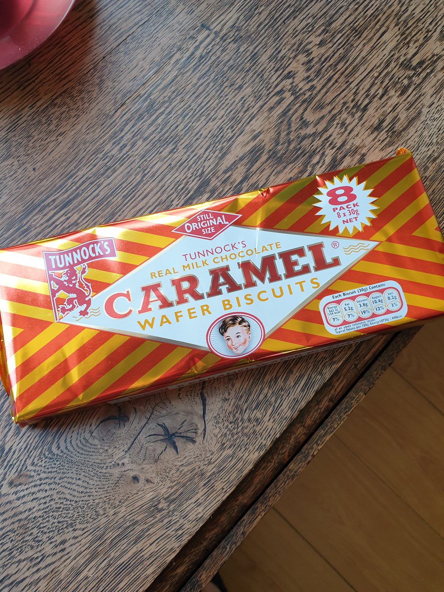 Russbroady's tweet image. That moment you manage to find @tunnocksuk in the supermarket after not being able to find any for weeks..............priceless 😁😁😁