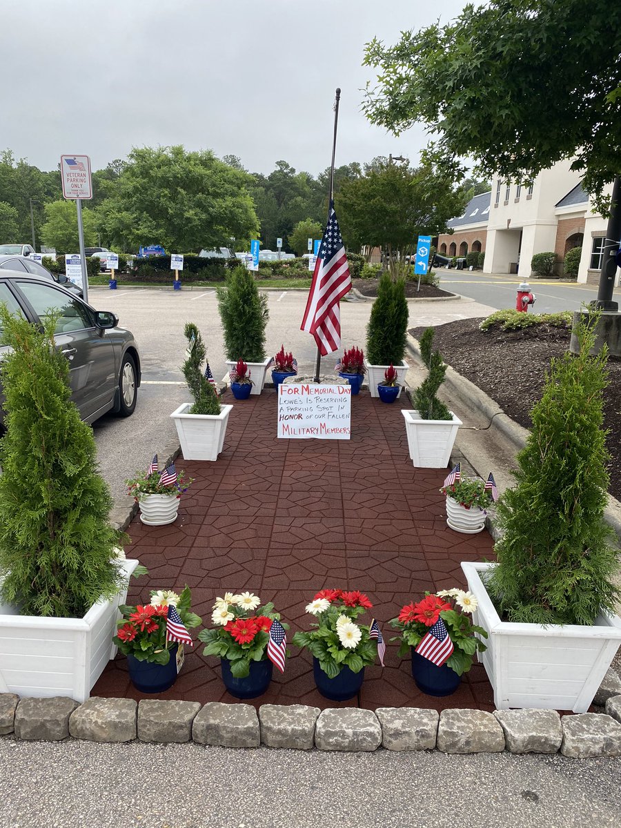 LowesHeather's tweet photo. Gone, but never forgotten!  In honor of our fallen Military that gave the ultimate sacrifice we have reserved a spot in your memory @Lowes today and always in our hearts! God Bless America! ❤️🤍💙🇺🇸🇺🇸🇺🇸🙏🏼🙏🏼🙏🏼 https://t.co/dTmqYELdg3