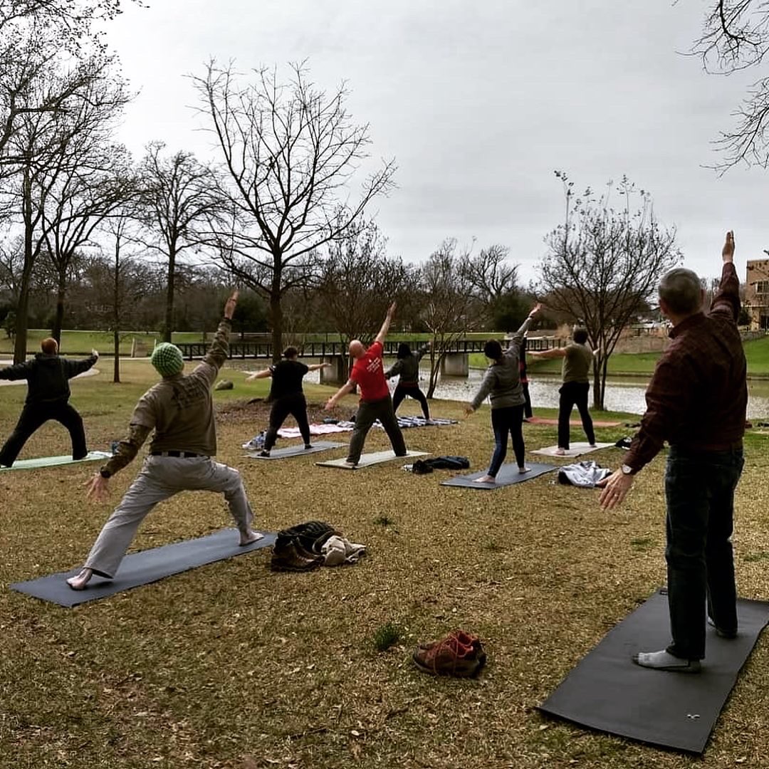 KulaeYoga's tweet photo. Honoring Memorial Day. Today we shine a light on a program in our community doing great work!  @warriorspiritproject provides free services for veterans and first responders healing from PTS &amp; TBI. Their approach is holistic with a focus on Yoga, Dogs and Dirt! 🇺🇸 https://t.co/DwCc9XK8ip