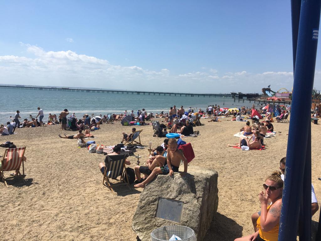 SouthendCityC's tweet photo. Our beaches are getting busier but most people are observing social distancing and keeping gaps between each other. Please think twice before joining a busy beach today and don't congregate in crowds.  #StaySafeStayApart #Southend #southendbeach https://t.co/O5brcsdt9S