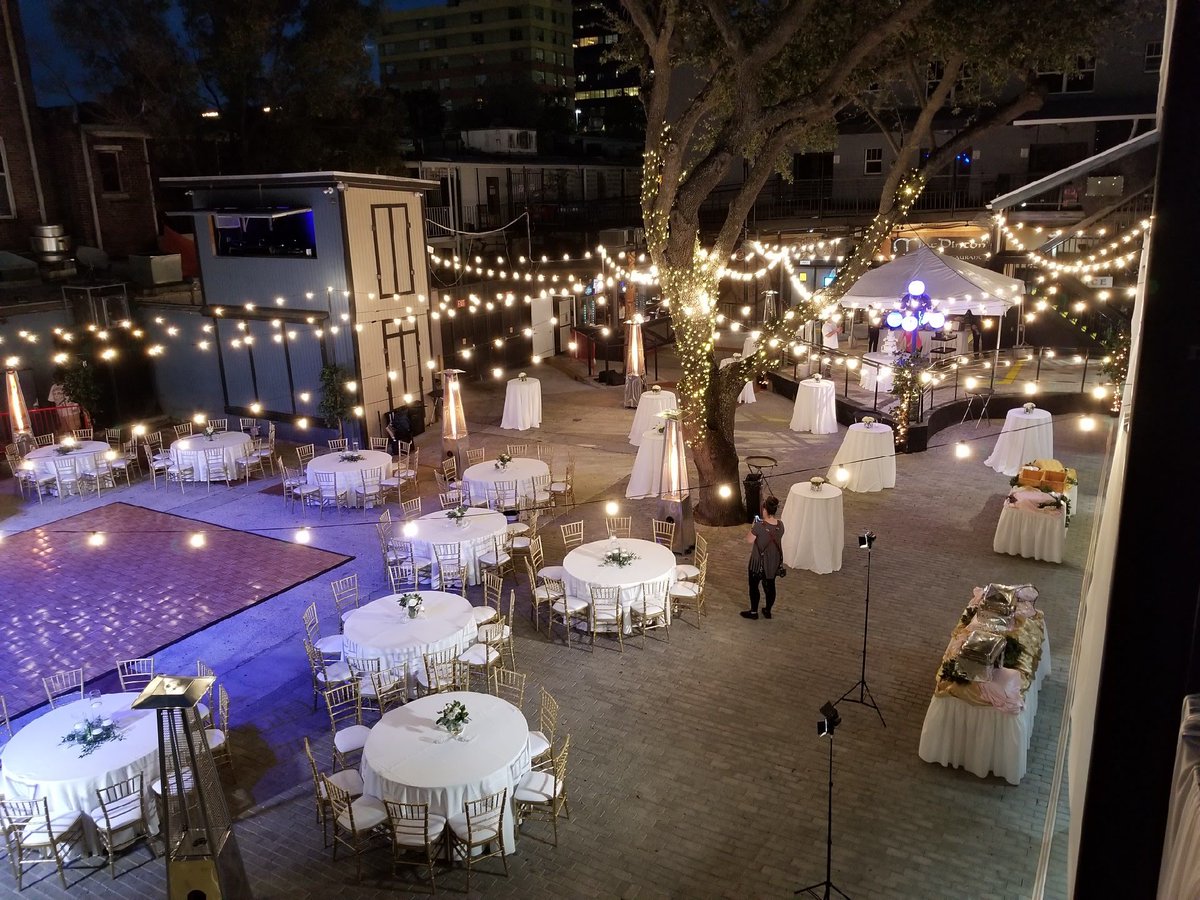 GabroEvents's tweet image. Thinking about a unique venue for your special day? Check out this setup at #jannuslive in st pete. Includes draping, dance floor, uplights, market lights. Special thanks to #blueskiesplanning #marrymetampabay