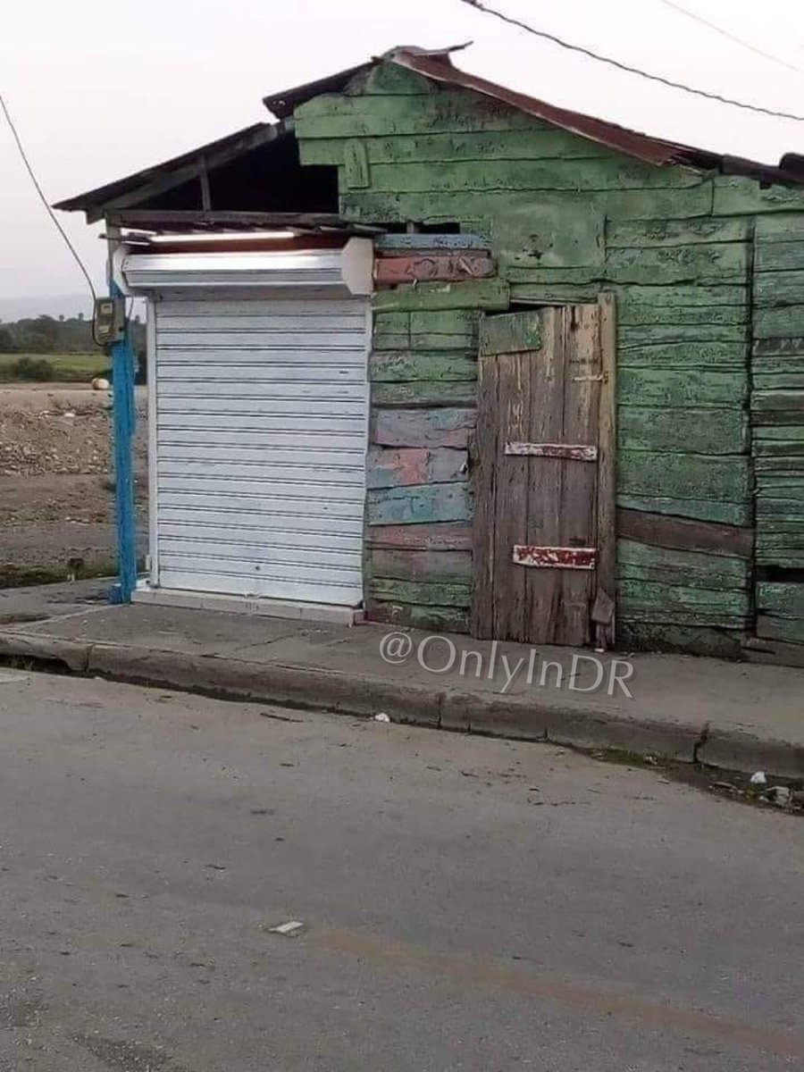 OnlyInDR's tweet photo. El problema de RD no es la falta de ideas o recursos, es el mal manejo de las prioridades. #OnlyInDR https://t.co/8eRpbdKg6Q