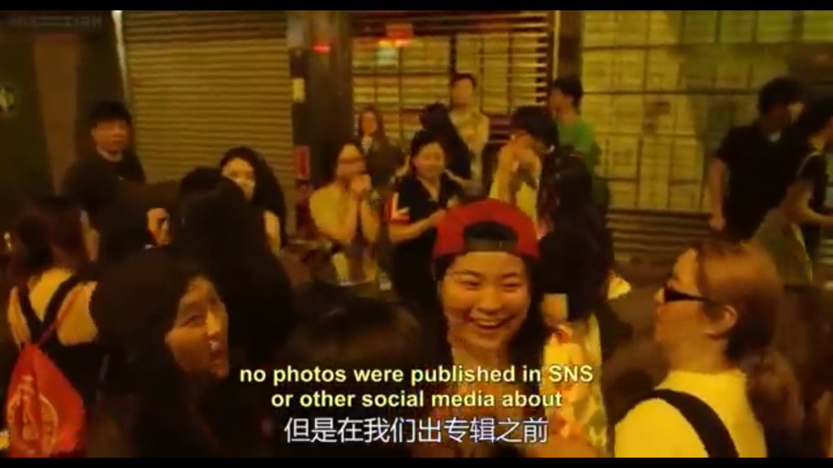 fans have seen Bigbang filming outside the streets of HK at midnight for their MV and photos shouldn't be leaked right? Taeyang talked with VIPs watching if they can give them time to film and keep their photos to themselves. Best fans? VIPs.