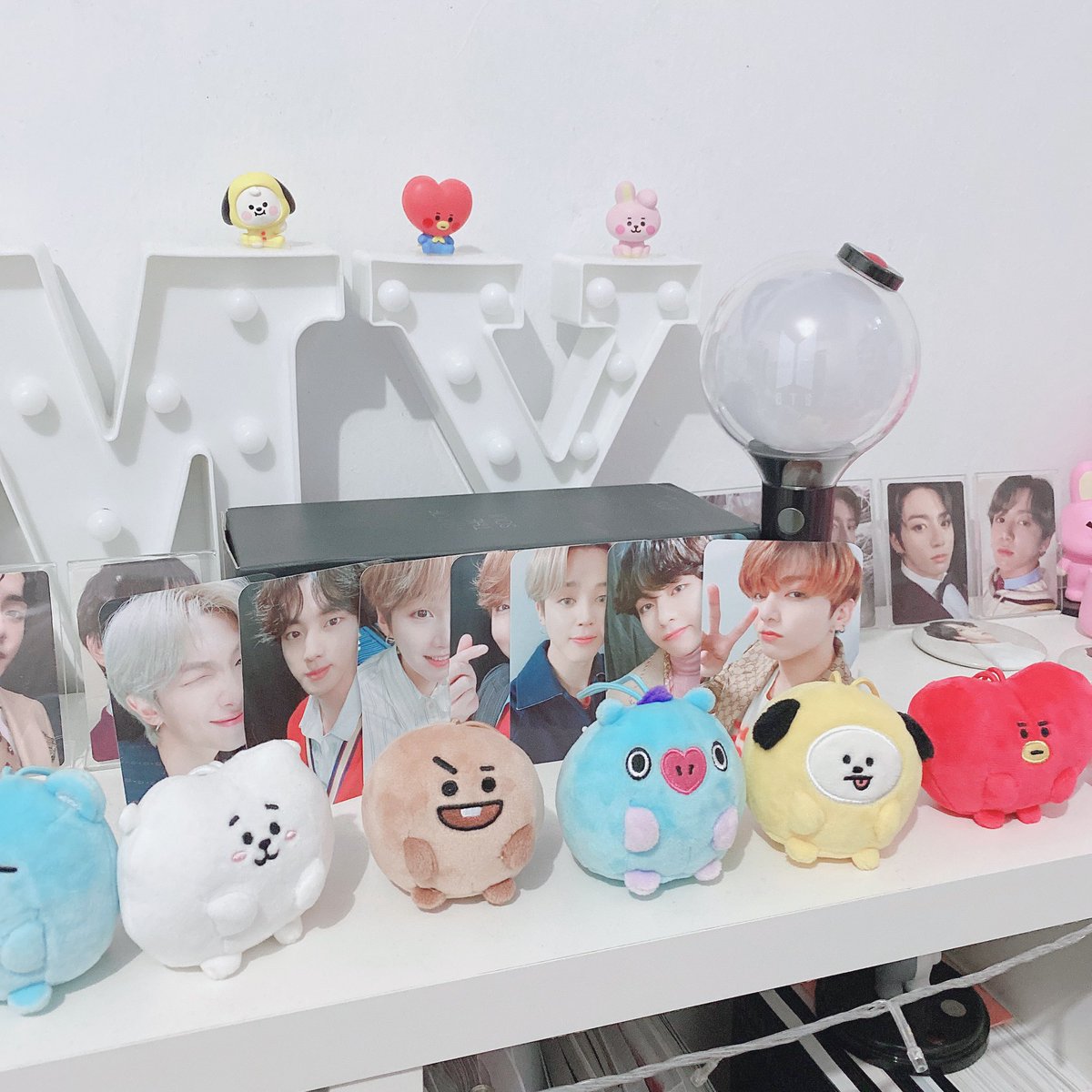 Yerimakoo's tweet photo. Giveaway lebaran💜✨

1 Armybomb Mots SE full set

RT &amp; Like

Followers only
End asap. https://t.co/w3OW7Lze1A