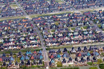 6. Bangert en Oosterpolder- Modern district with new houses- WORST roads the systematic behind it is awful, therefore always dead cats on the sidewalk - Bc its modern its kinda bland, too sleek for Hoorn- Richies live here