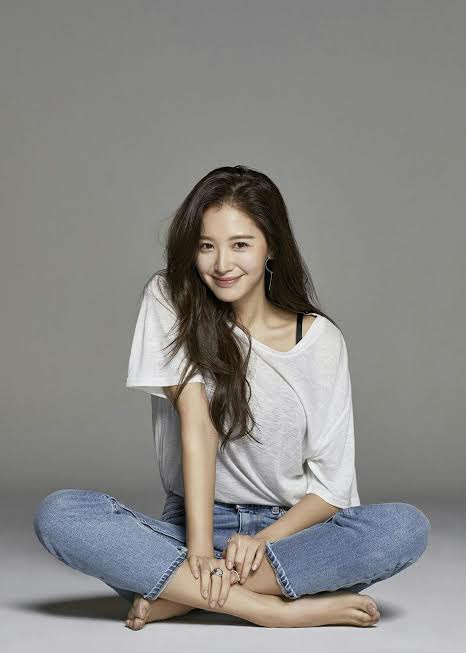 7. Kim Jae Kyung. "Vanggawayo, Veronica Park iheyo"I really like her previous role in TSLOMS, pretty and funny at the same time. She's the same age as BoHyun, I look forward for them. Maybe? #AhnBoHyun  #BravoHyun  #안보현  #KimJaeKyung