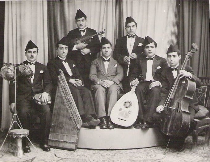 By the 1950th in Baghdad, there were many bands specialized in "Chalghi", The most famous: Hoki Batto, Shaul Basun, Hasqil shumuli, all of them are JewishPhotos: Dawood & Salih brothers, and some bands at that time