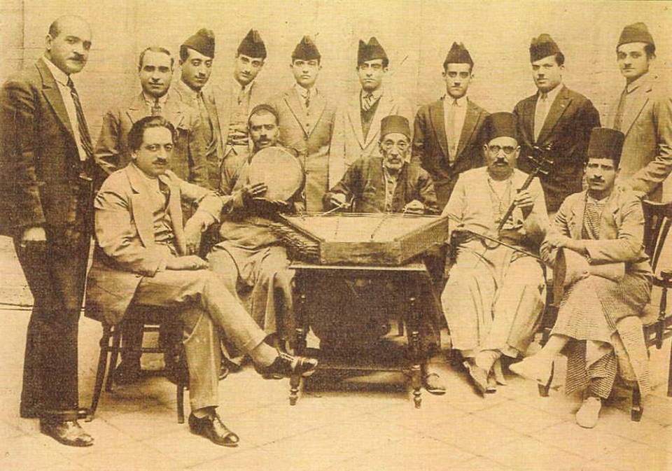 By the 1950th in Baghdad, there were many bands specialized in "Chalghi", The most famous: Hoki Batto, Shaul Basun, Hasqil shumuli, all of them are JewishPhotos: Dawood & Salih brothers, and some bands at that time