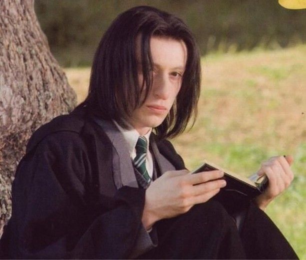 PotterWorldUSA's tweet photo. today is the 34th anniversary of Alec Hopkins. He played the role of Snape during his adolescence
#HarryPotterAtHome #harrypoter #alechopkins #severussnape #youngseverussnape https://t.co/fDs6FJZE66