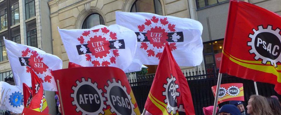 utesei's tweet photo. UTE gives over $120,000 to Food Banks Canada, Red Cross #canlab #cdnpoli #covid19 @TheHillTimes @CTVNews @CBCCanada @CdnPressNews @rabbleca @psac_afpc https://t.co/k5y4F1qdbU https://t.co/JaEiZs04dQ