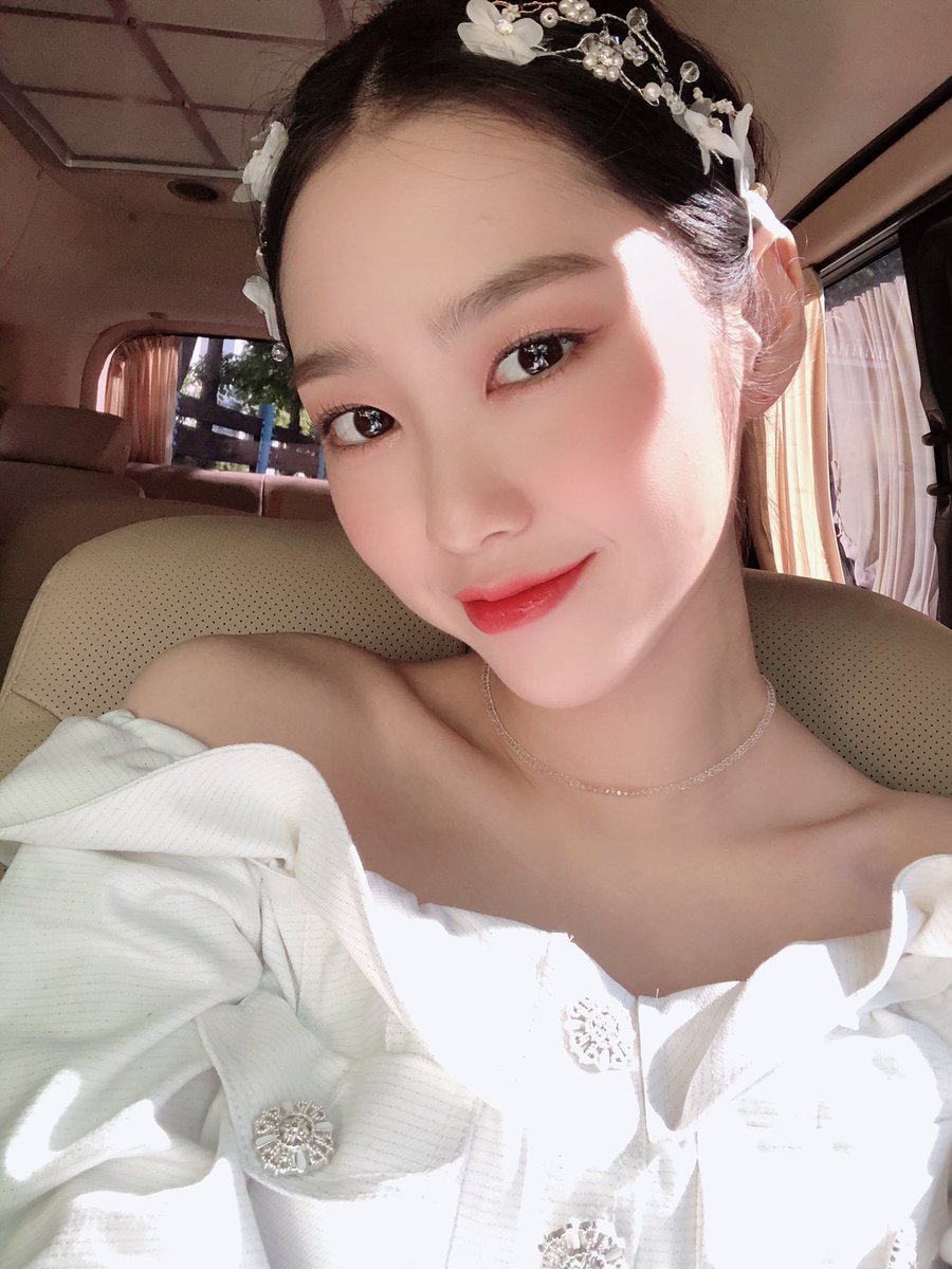 WM_OHMYGIRL's tweet photo. #오다주웠지호 #오랜만에 #사진이닷
대사랑 받아랏!! https://t.co/Tasqkso0Yr