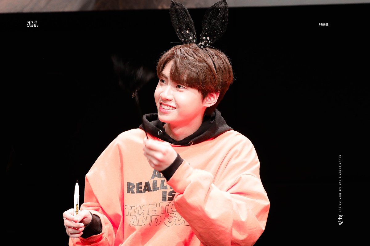 skybythewei's tweet photo. 191212 #이진혁 #LEEJINHYUK https://t.co/UEImO5sJr3