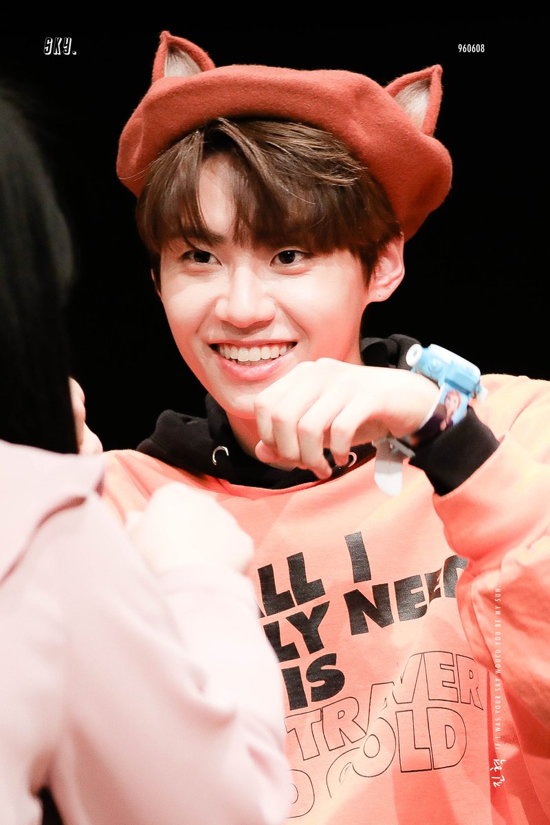 skybythewei's tweet photo. 191212 #이진혁 #LEEJINHYUK https://t.co/UEImO5sJr3
