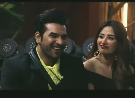  #Robsten  #PahiraLove bubbles  #ParasChabbra