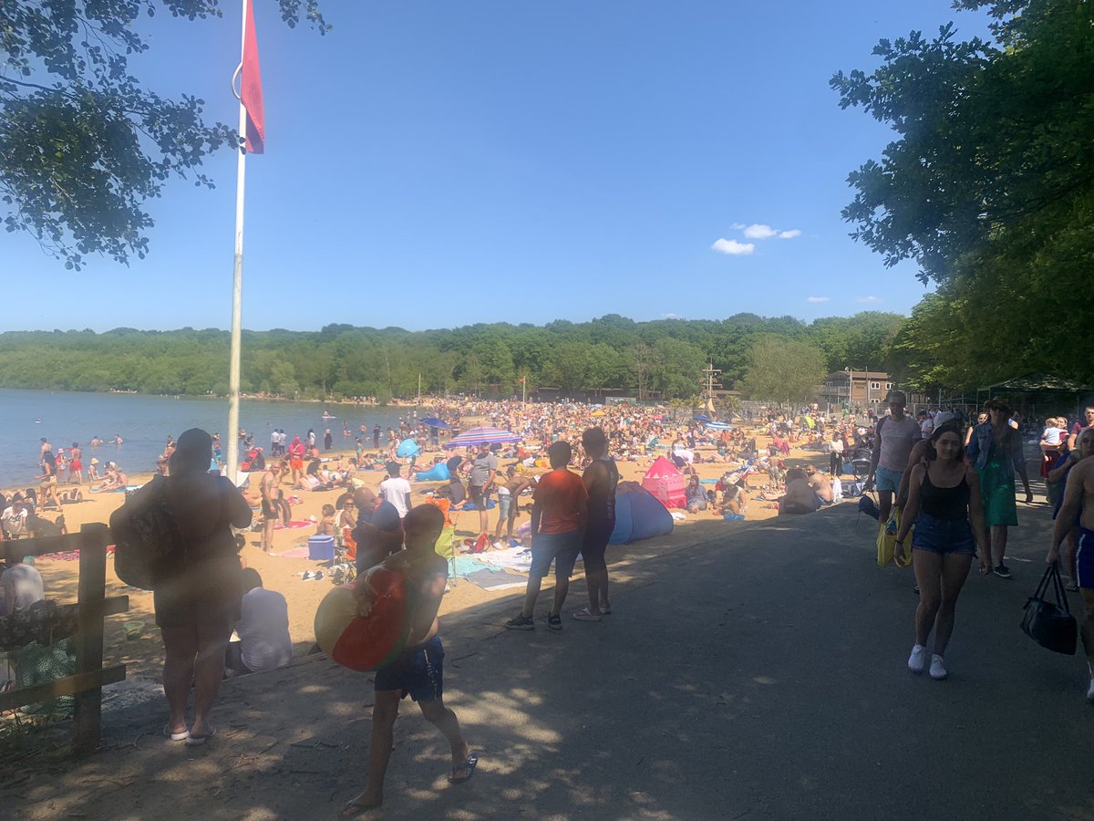 MPSHillingdon's tweet photo. Police have been called to Ruislip Lido to reports of large group gathering. Please use common sense when it comes to social distancing. #Covid19UK https://t.co/DFzLsrKYXb