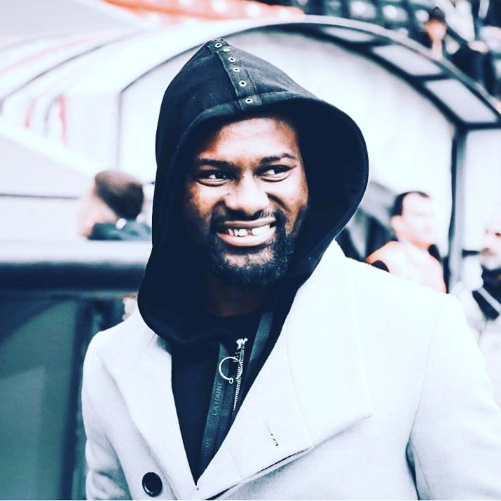 SheikhTophic's tweet photo. Happy Birthday Bro @aziz_tetteh
May Allah's guidance and protection be with u always and always. And may he see u to the top.
Enjoy your day ...and send me the bill.
HBD 🎂🎂🎂 https://t.co/C5MoHnD1W4