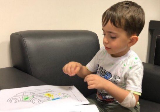 Dilgeş tam da ülkenin özeti, 
Dışarıdakilere, hukuk düzenine  bakınca Dilgeşin annesiyle birlikte tutuklu olması beni pek de şaşırtmıyor.
Çünkü bize düşmanlar, yaşamamızı istemiyorlar. İki seçenek sunuyorlar, ölüm ve zindan. İşte biz 3. seçenek olacağız, yaşam!
#DilgeşÖzgürOlmalı