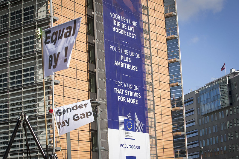 etuc_ces's tweet photo. We hope @vonderleyen will keep her promises & @EU_Commission confirms this week it will go ahead with #PayTransparencyDirective focused on ending all forms of pay secrecy and fighting the undervaluing of work mainly done by women? #ECWorkProgramme @helenadalli https://t.co/qgZsB0oqfS