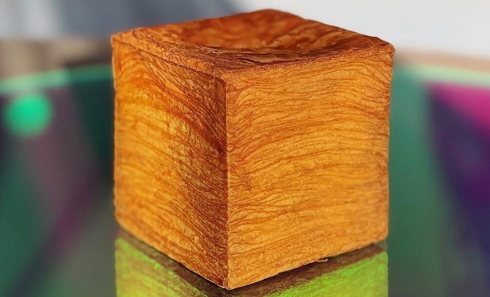 OmgExists's tweet photo. A bakery in Melbourne is now selling croissants in the shape of a cube. https://t.co/YWDKlpRfLy