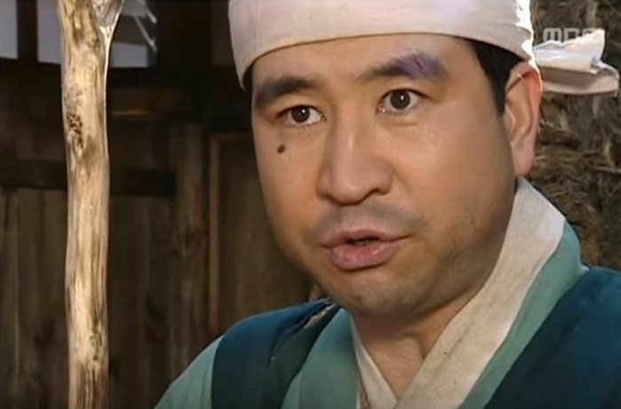 @: 봤드라슈

골뱅이 뒤에 숨을 드립이 아닌데